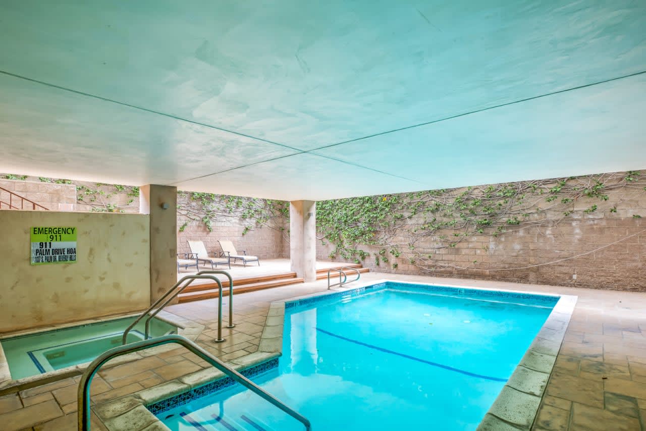 137 S Palm Drive #406