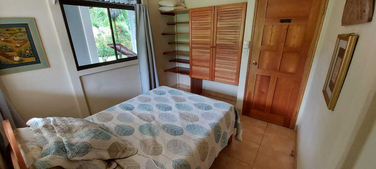 Beautiful 3 bedroom, 2 bathroom home with a 1 bedroom guest apartment and pool in Ojochal.