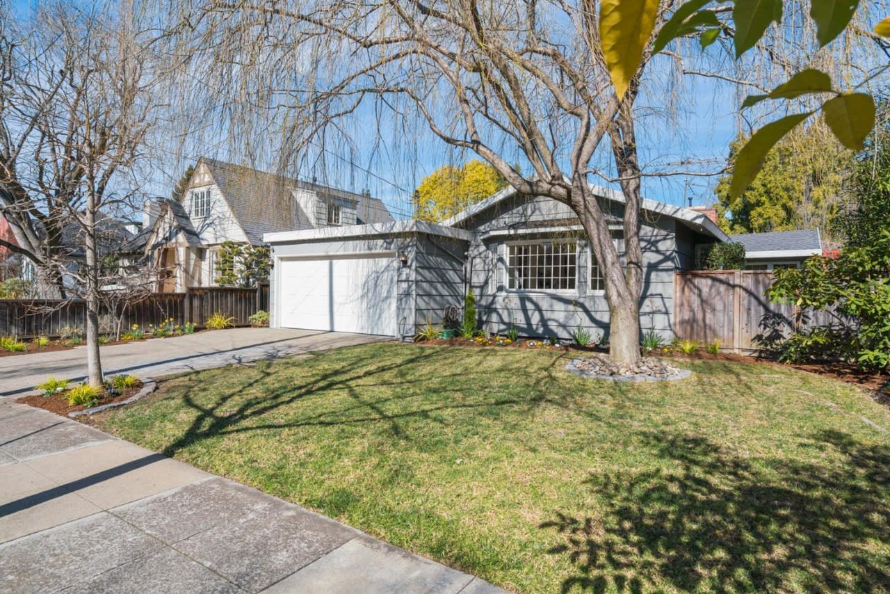2391 Bryant St