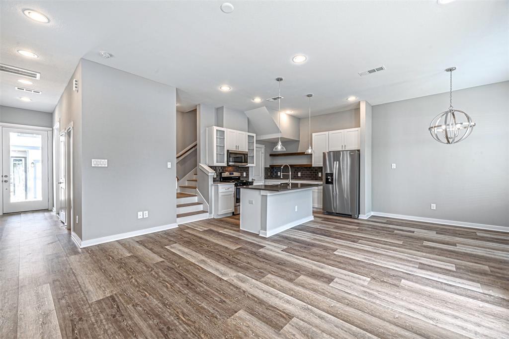 8406 Berry Green Ln