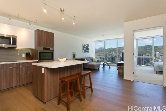 888 Kapiolani Blvd #3701