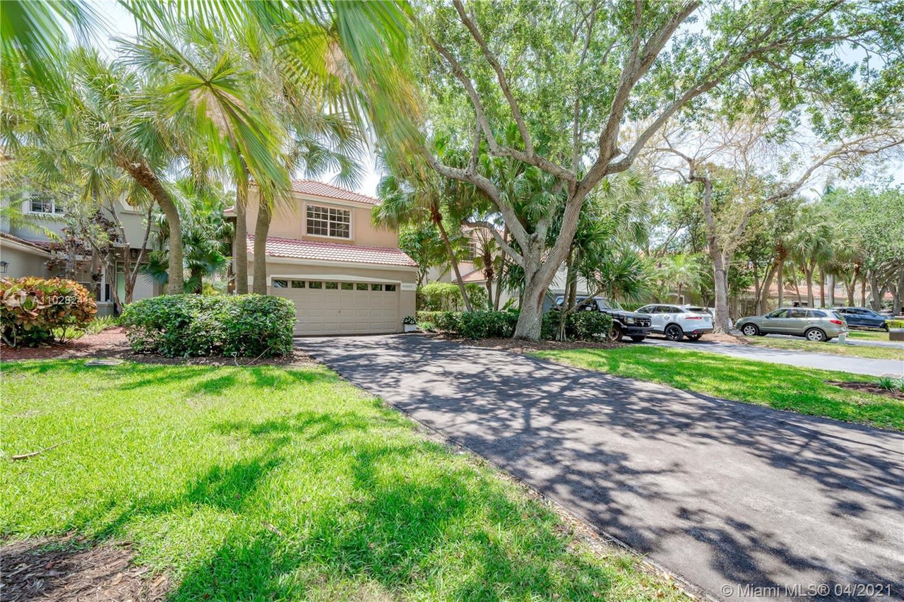 10840 NW 10 St