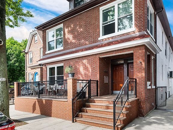 824 East 12th Street