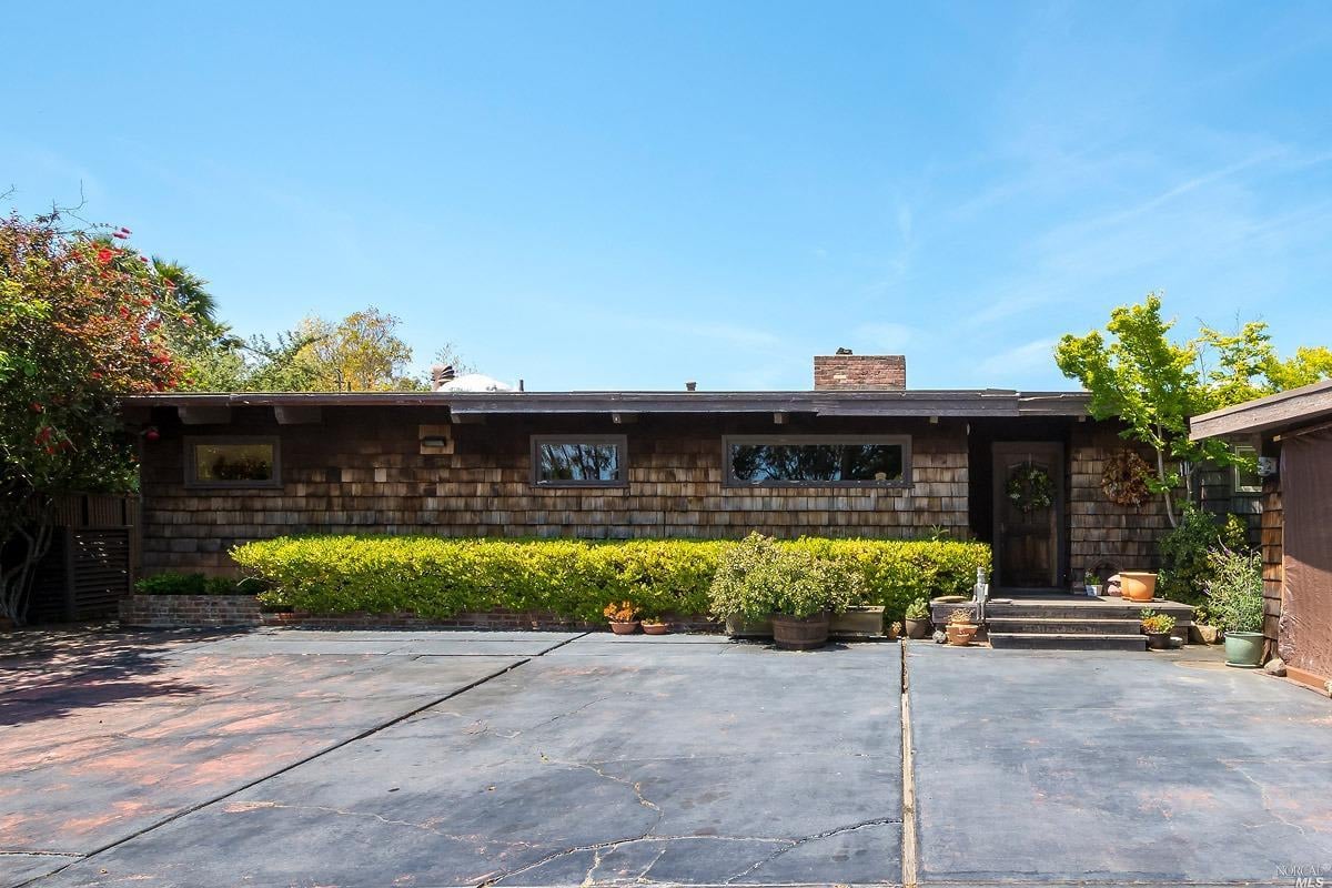 77 Highland Ave