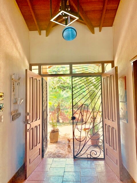 Waterfall River Luxury Home, Dominical, Puntarenas