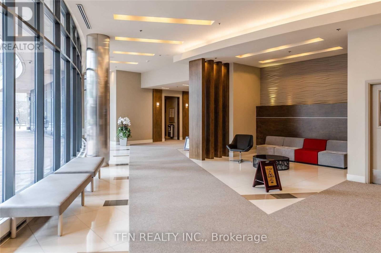 33 Bay St, Unit 302