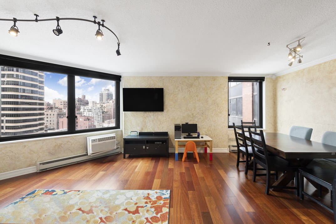 1623 Third Avenue Unit: 17H