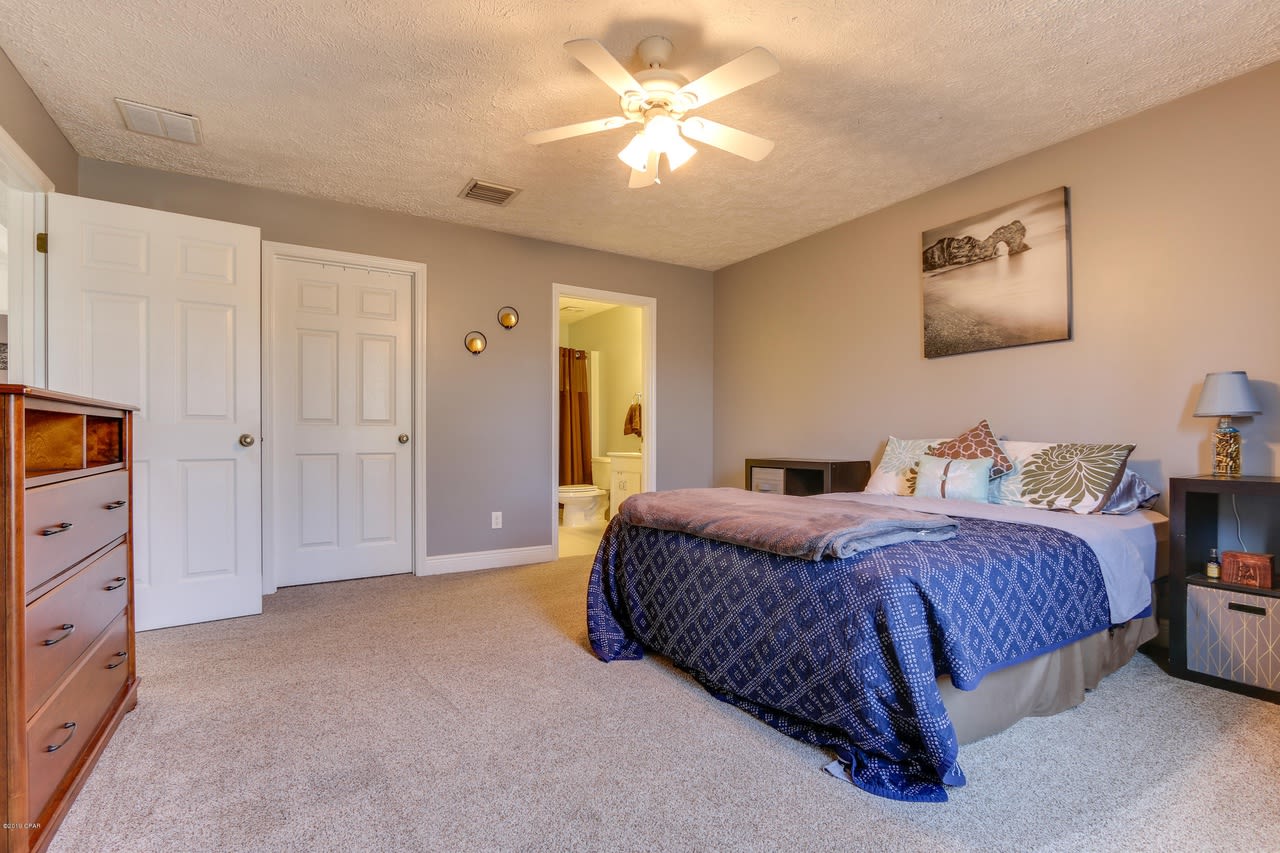 5307 Nicholas Lane