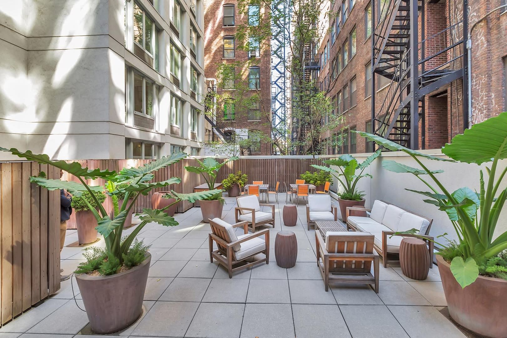 125 W 21st St #2A