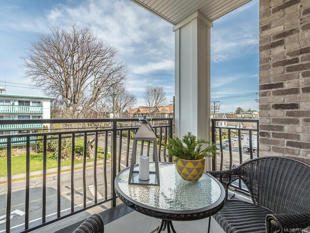 305-1765 Oak Bay Ave
