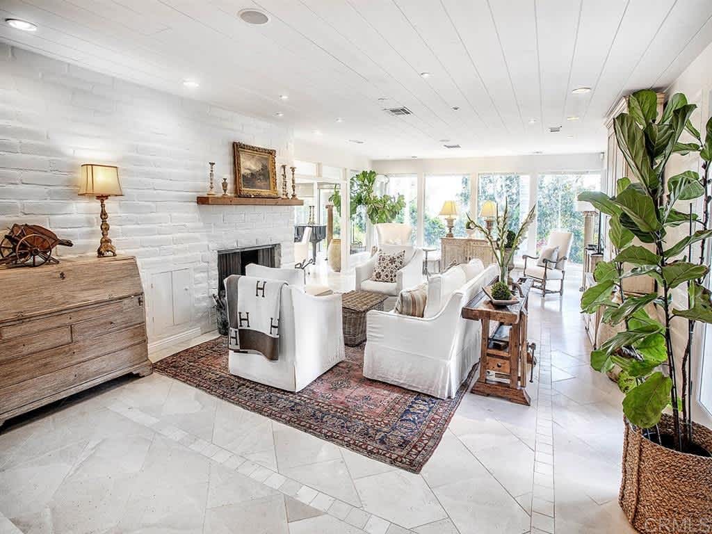 5327 La Glorieta Rancho