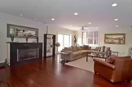 707 W Barry Ave, #302