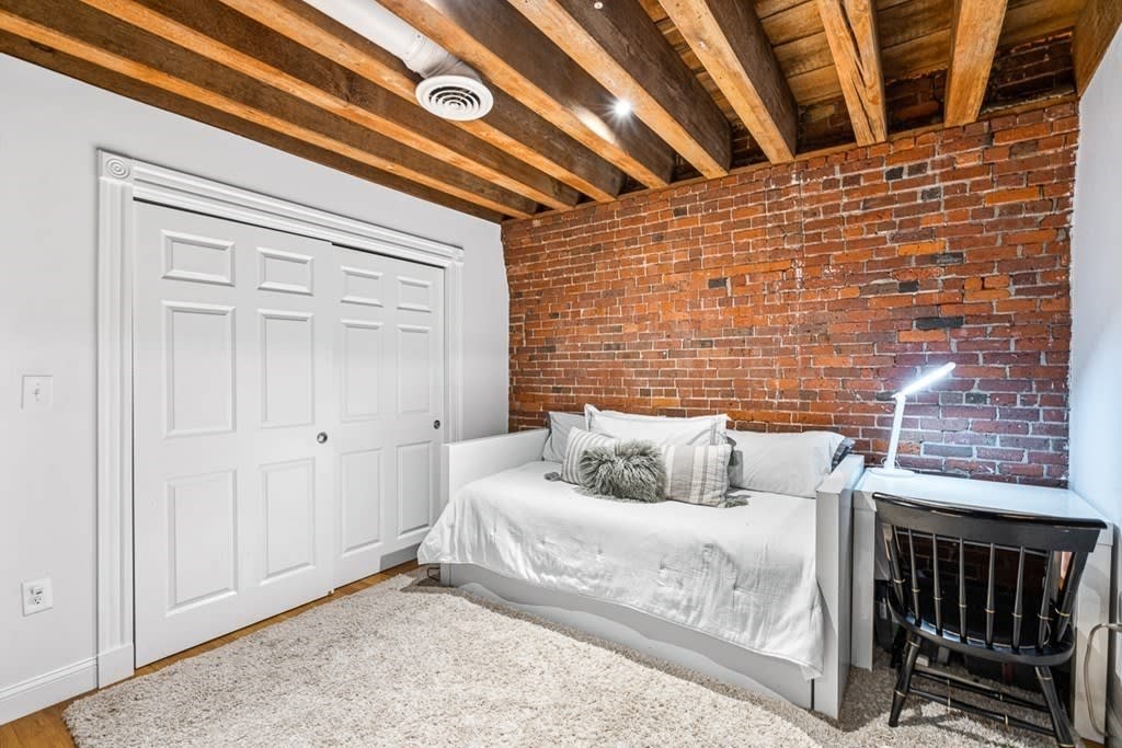 343 Commercial St, #104