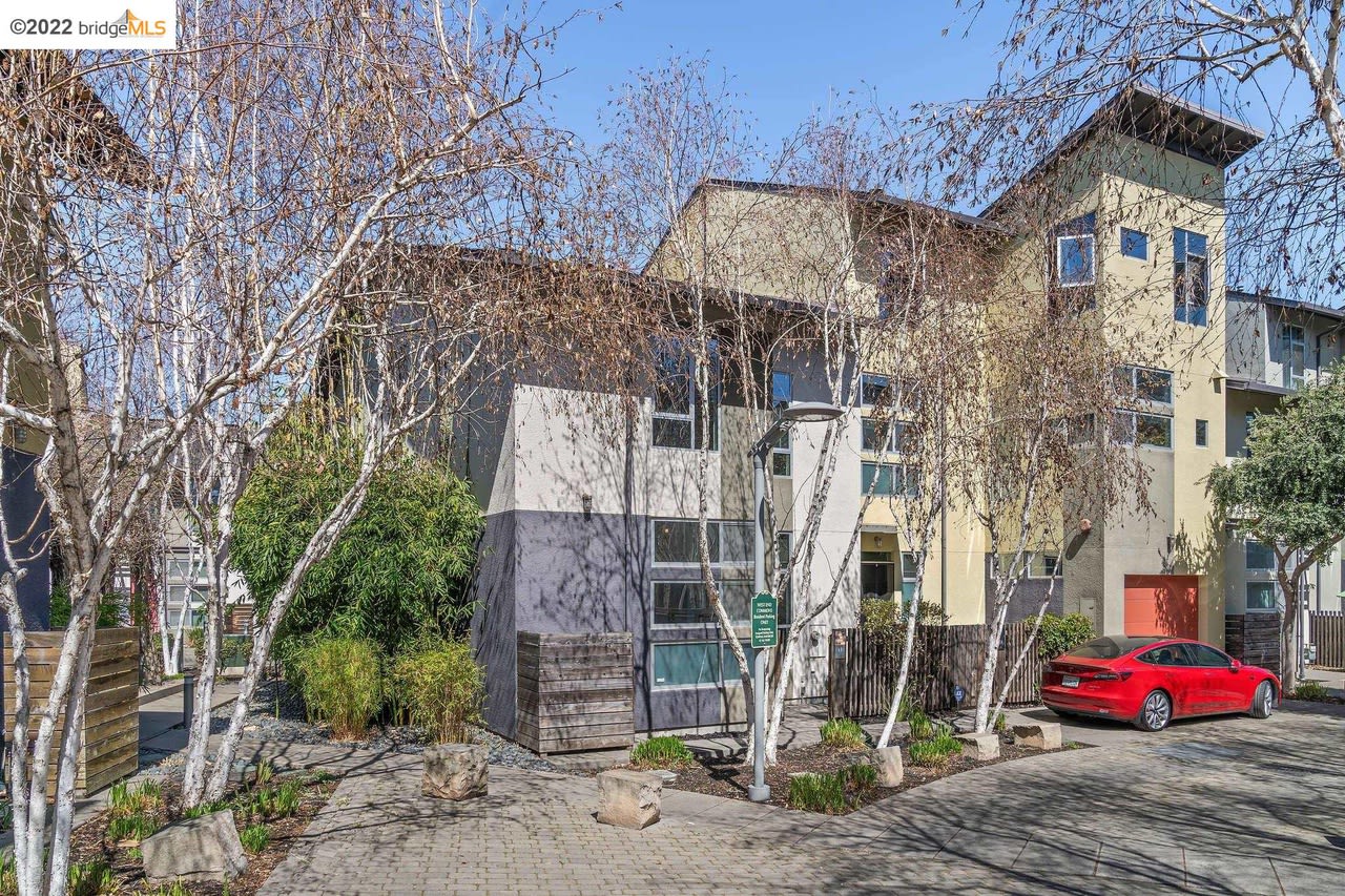 17 Moss Ln