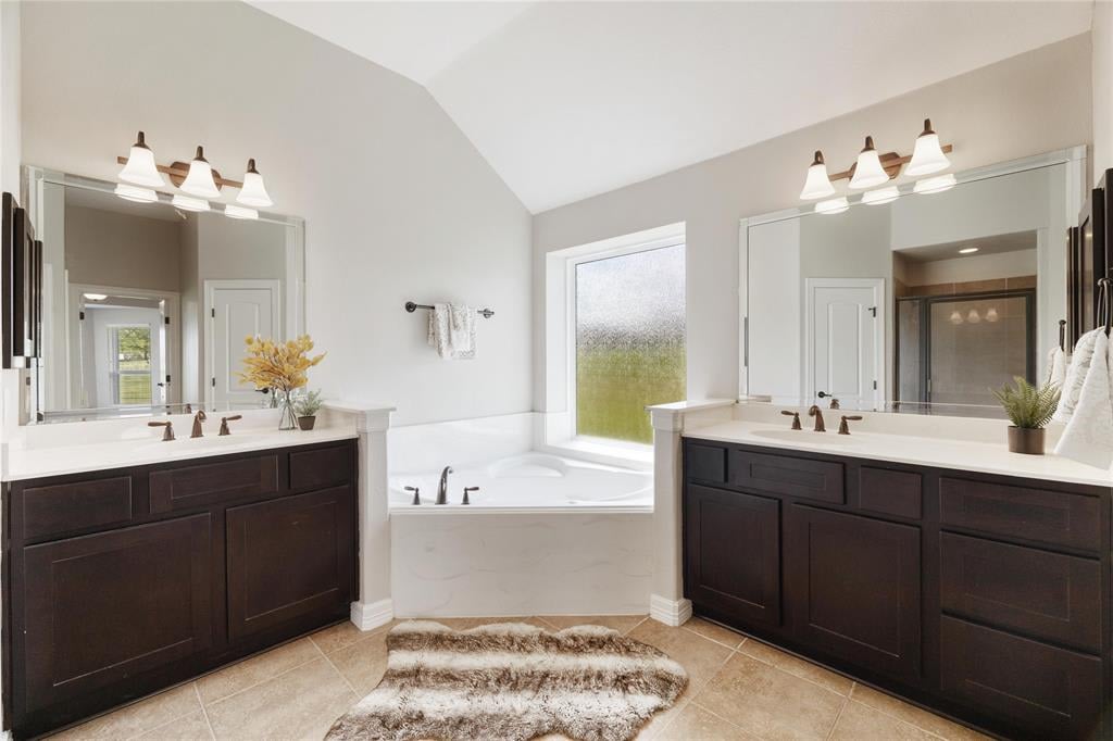 3252 Rolling Valley Ln