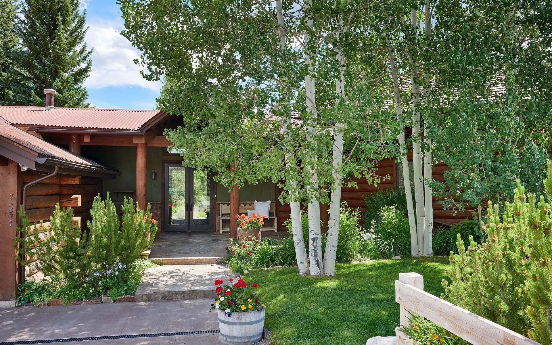 7037-7039 E Sopris Creek Rd