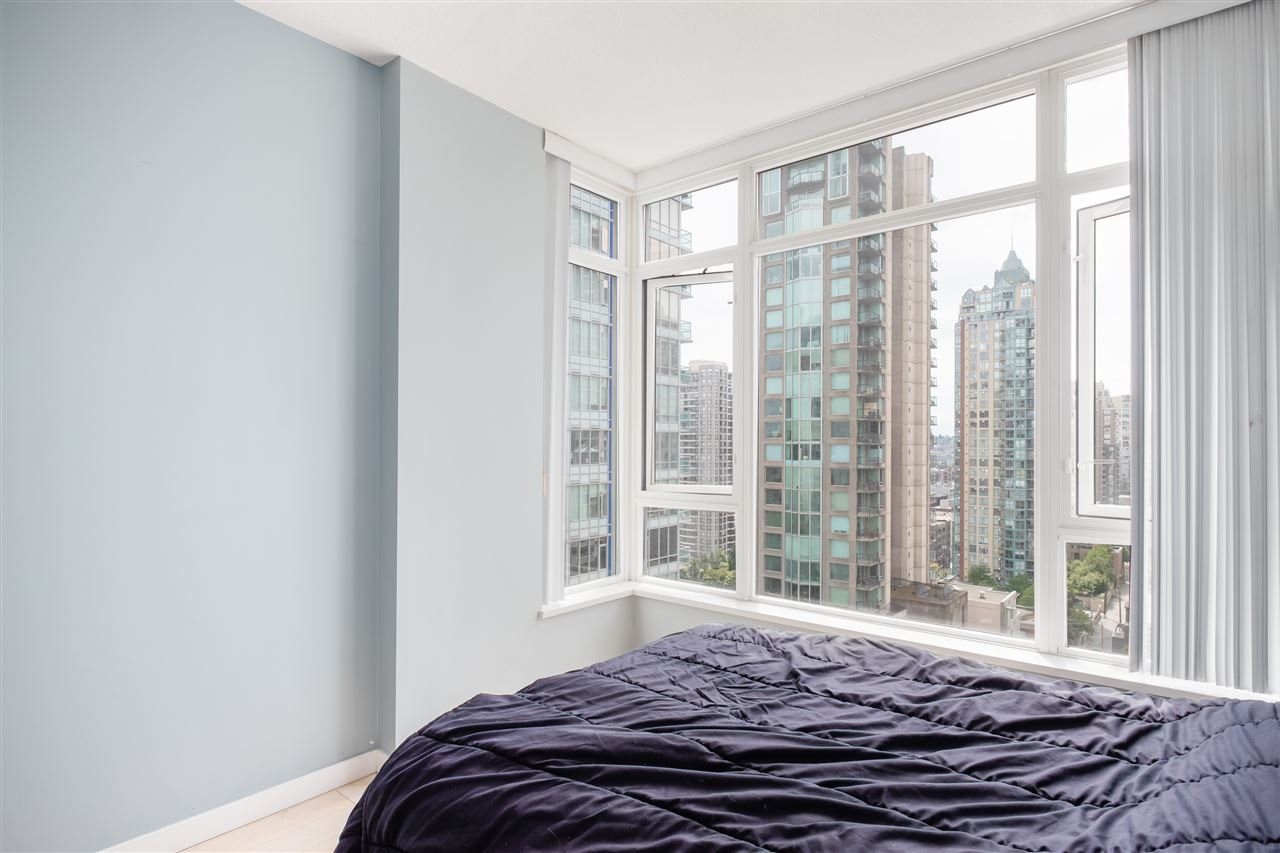 1206-480 Robson St