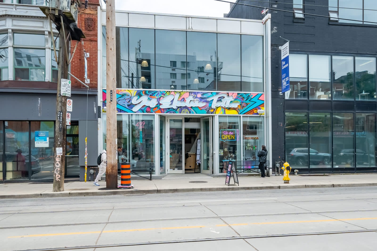 499 Queen St W