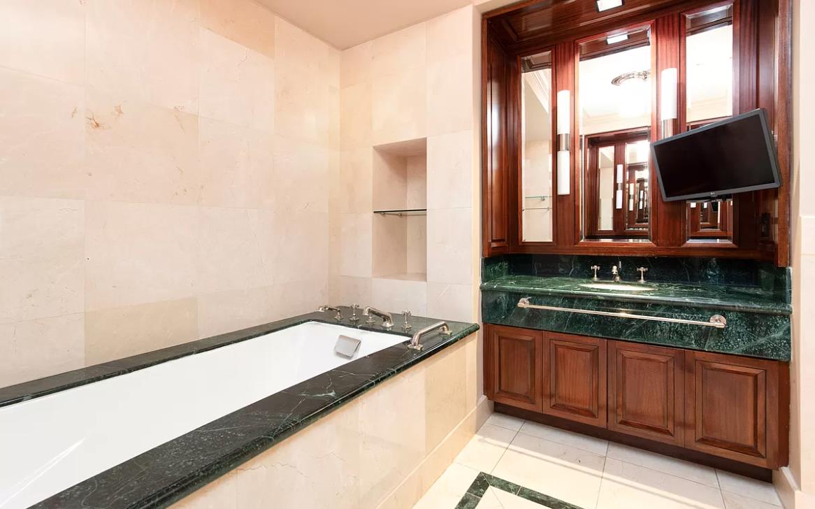 55 Wall Street, Apt 606