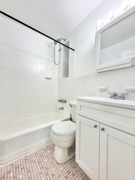 306 East 93rd Street, Apt 3-C