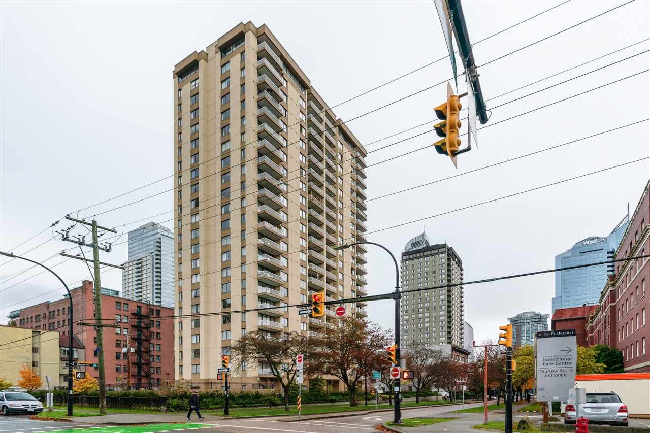1207-1075 Comox St