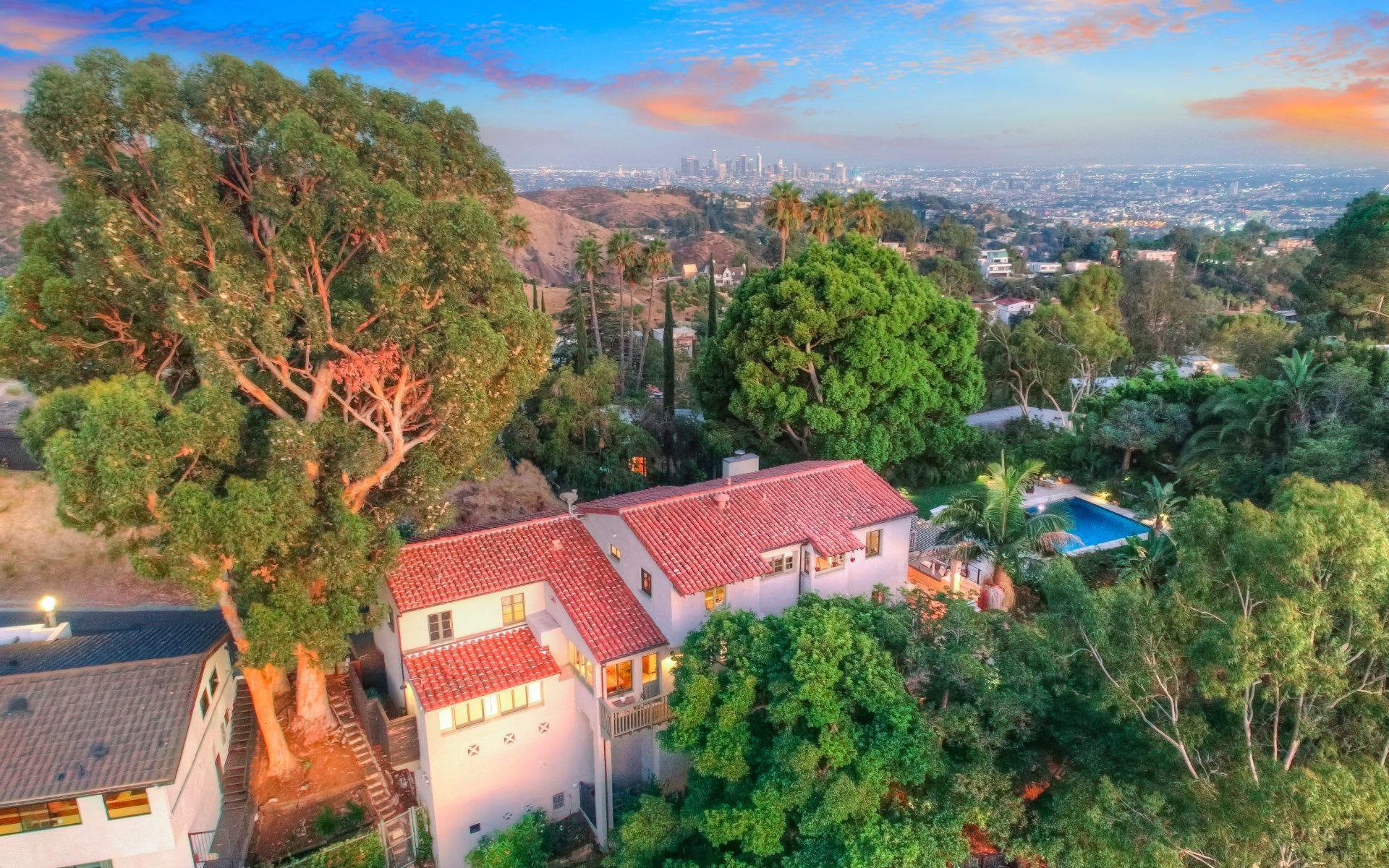  3259 Deronda Dr