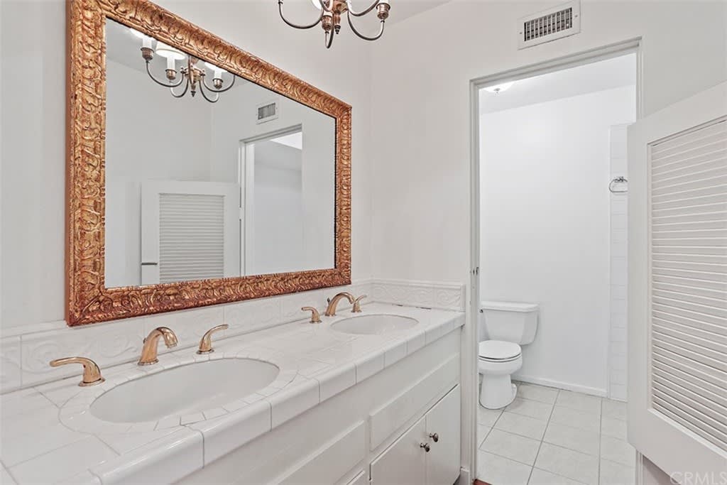 1099 Pine Oak Lane