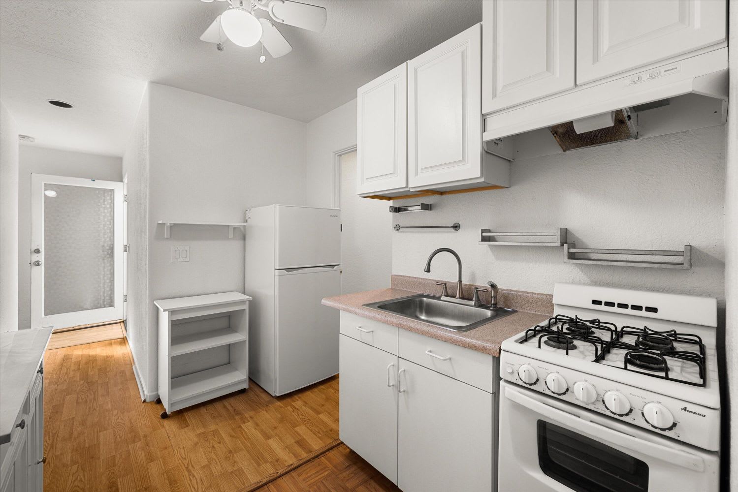 107 W Quinto St