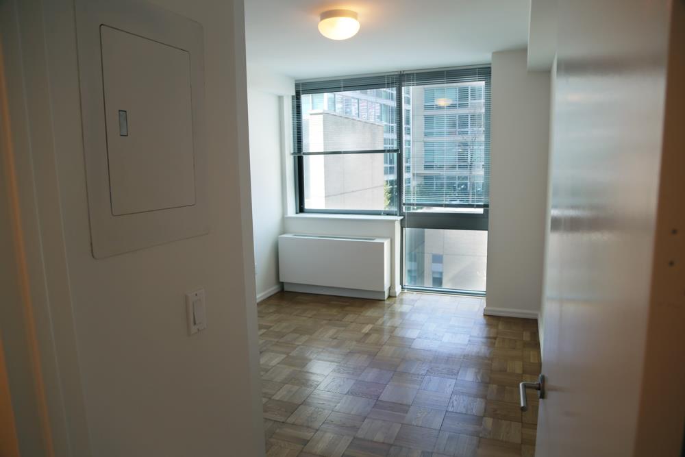 505 West 37th Street, Apt 4205