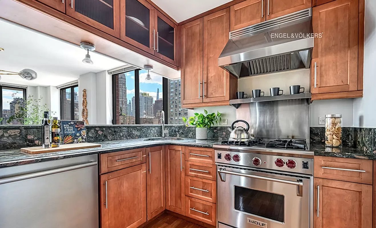 343 E 74th St #17CD