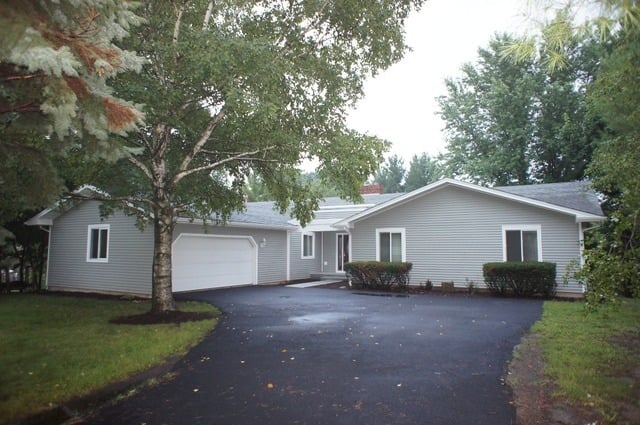 42W647 Steeplechase Ct