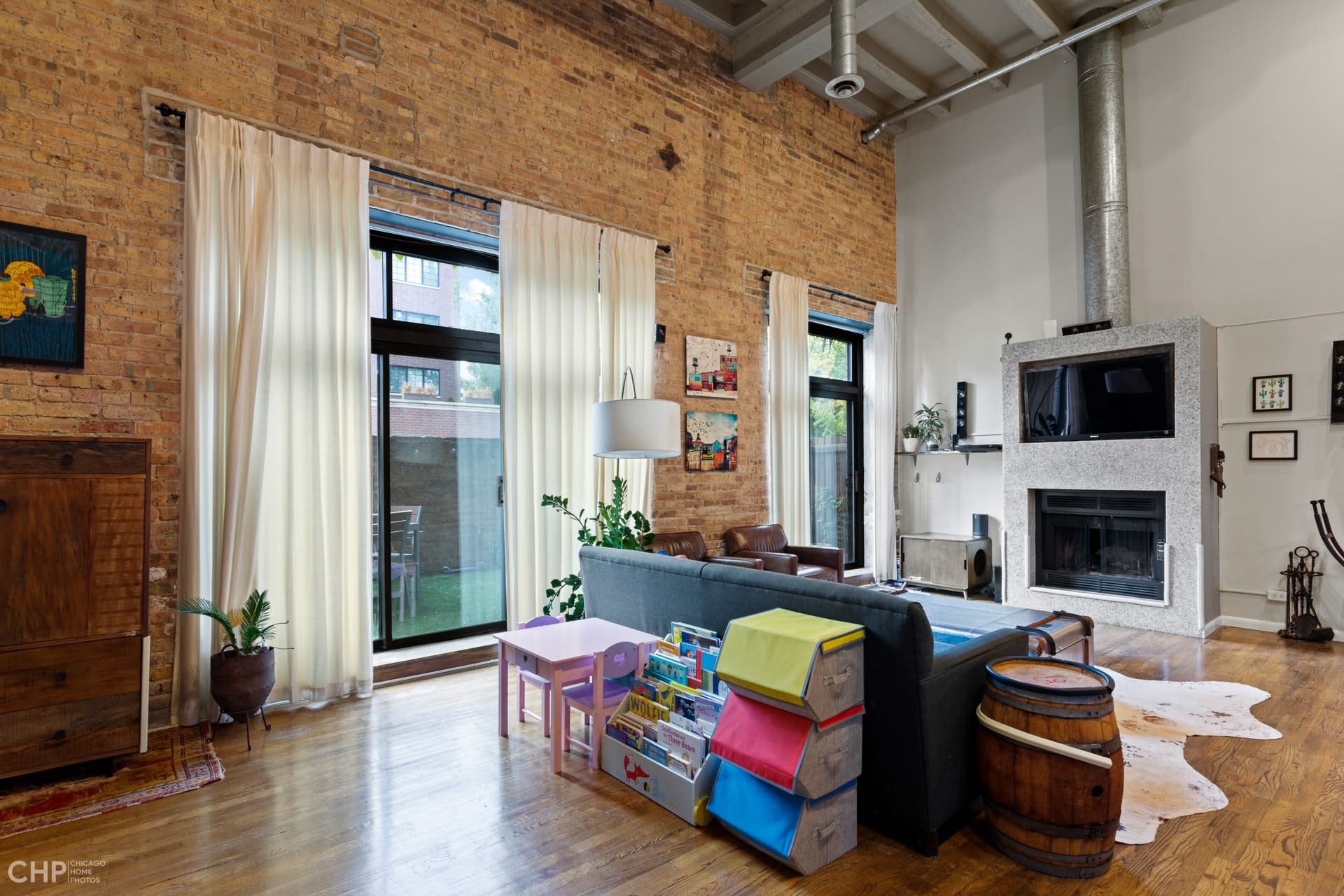 2525 N. Sheffield #1B