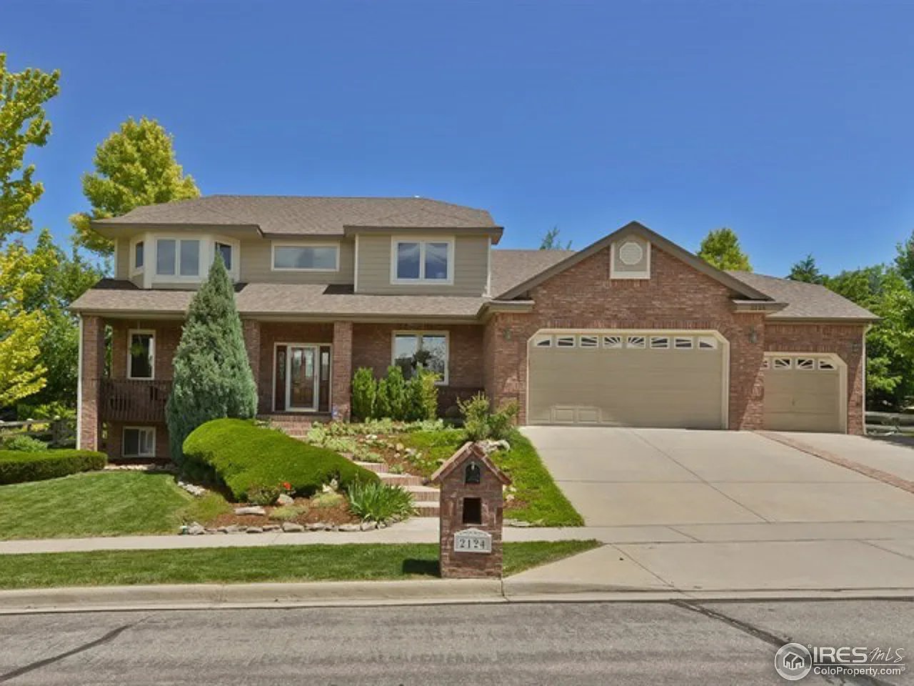 2124 Summitview Dr