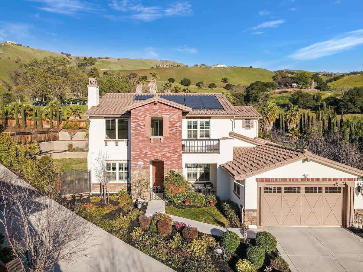 3897 Vista Point Court •  San Jose  • 95148