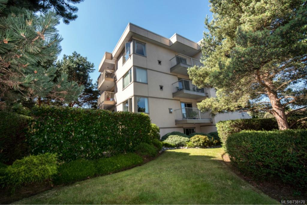 106-3880 Quadra St