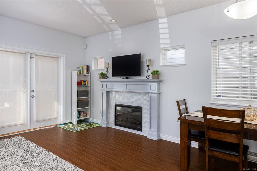3328 Blueberry Ln