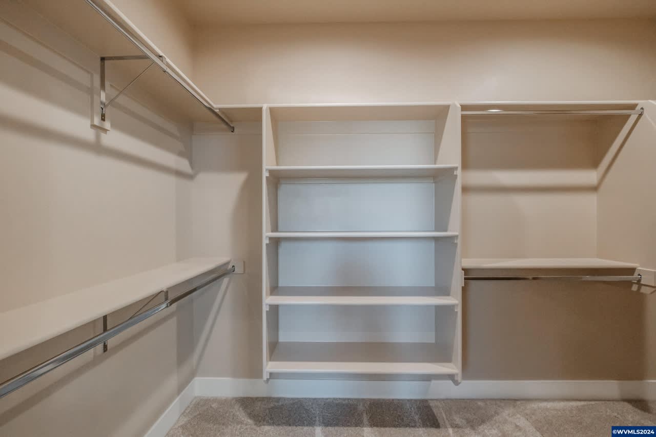 708 NW George Ct