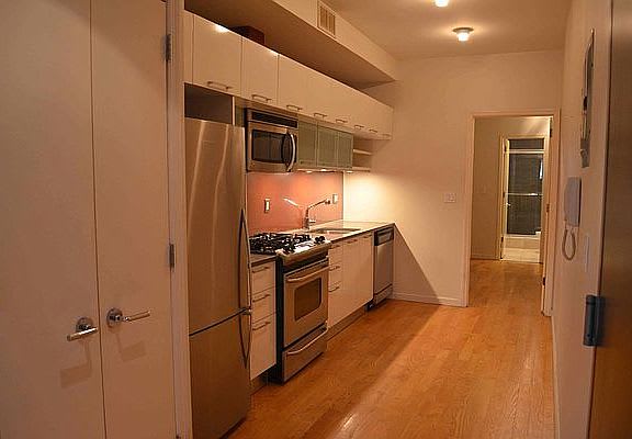 1060 Putnam Ave Apt: 2L