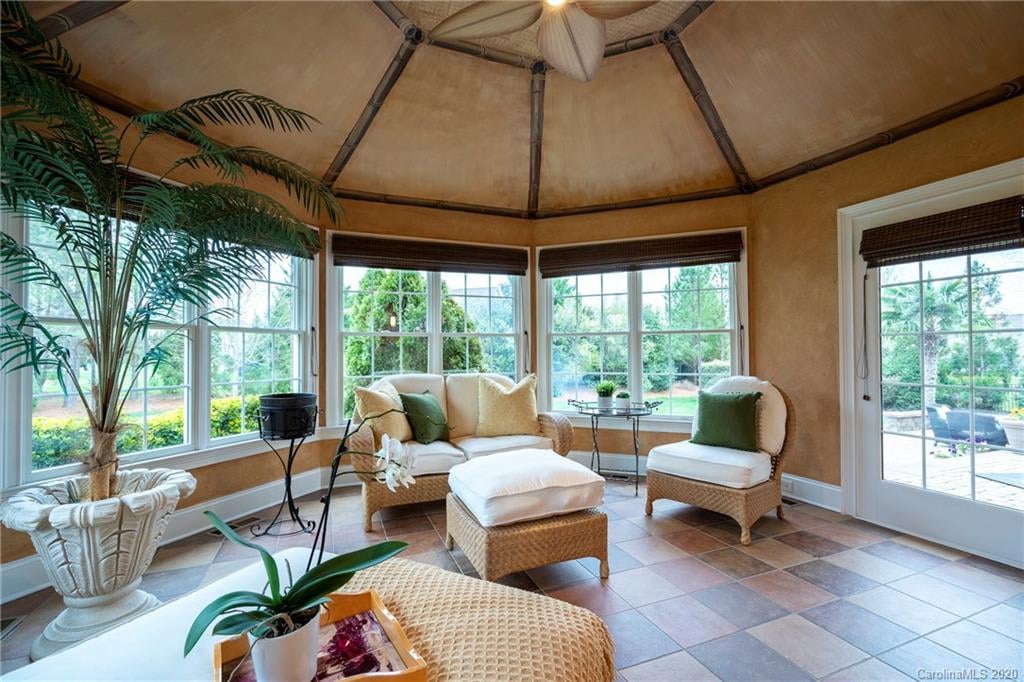 821 Wandering Way Dr