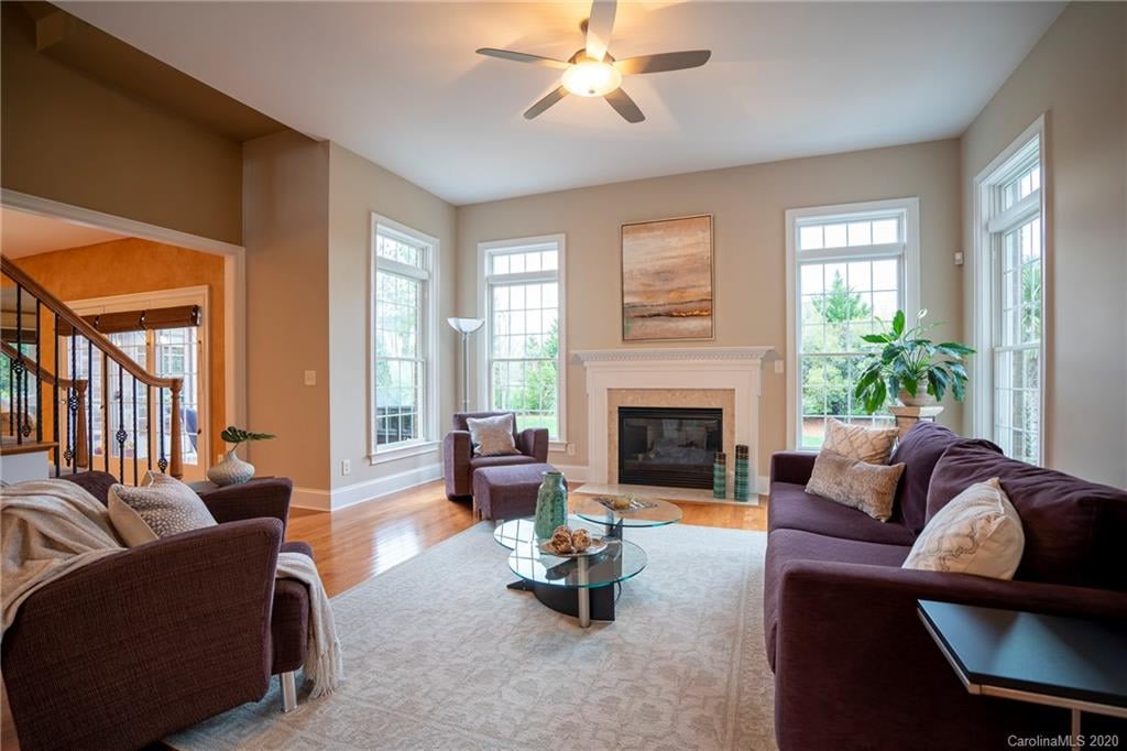 821 Wandering Way Dr