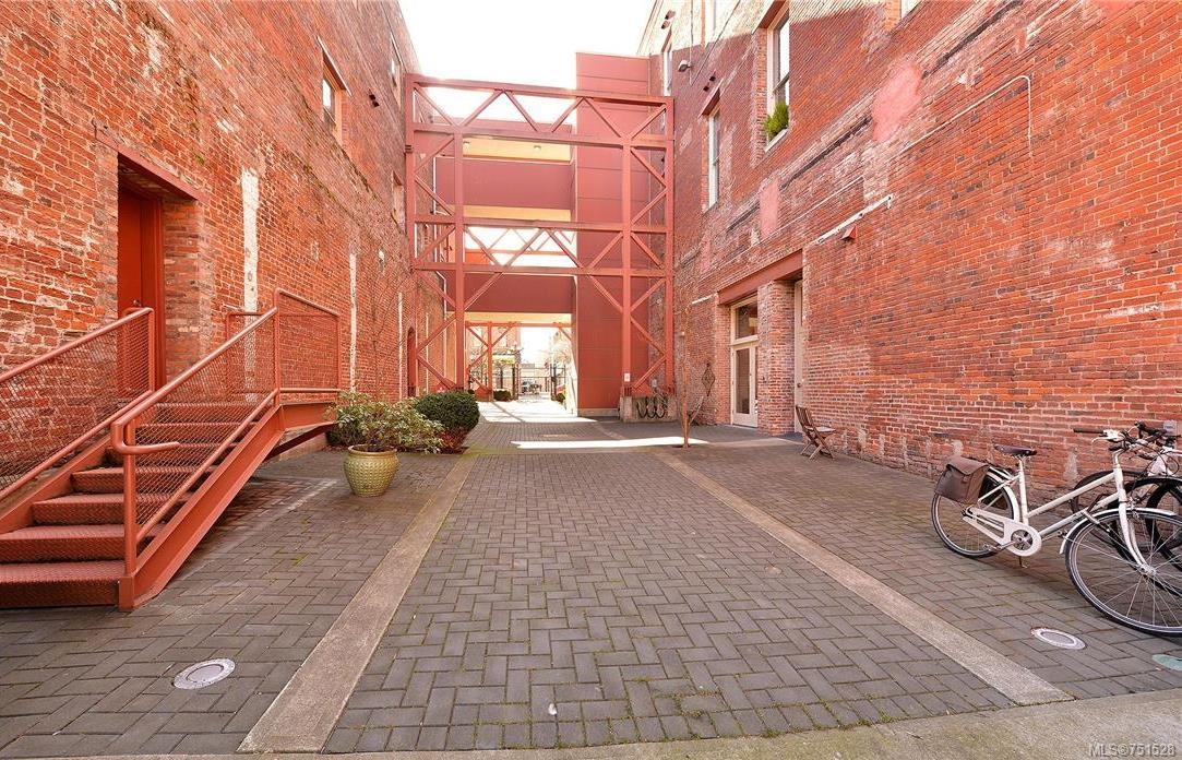 204-524 Yates St