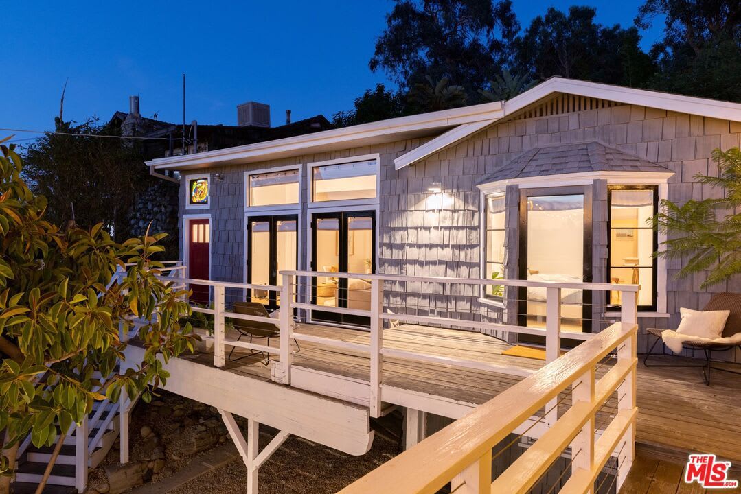 2456 Hidalgo Ave
