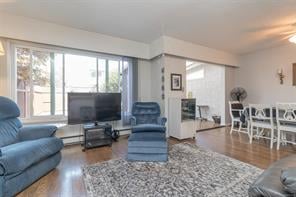 11-626 Goldstream Ave