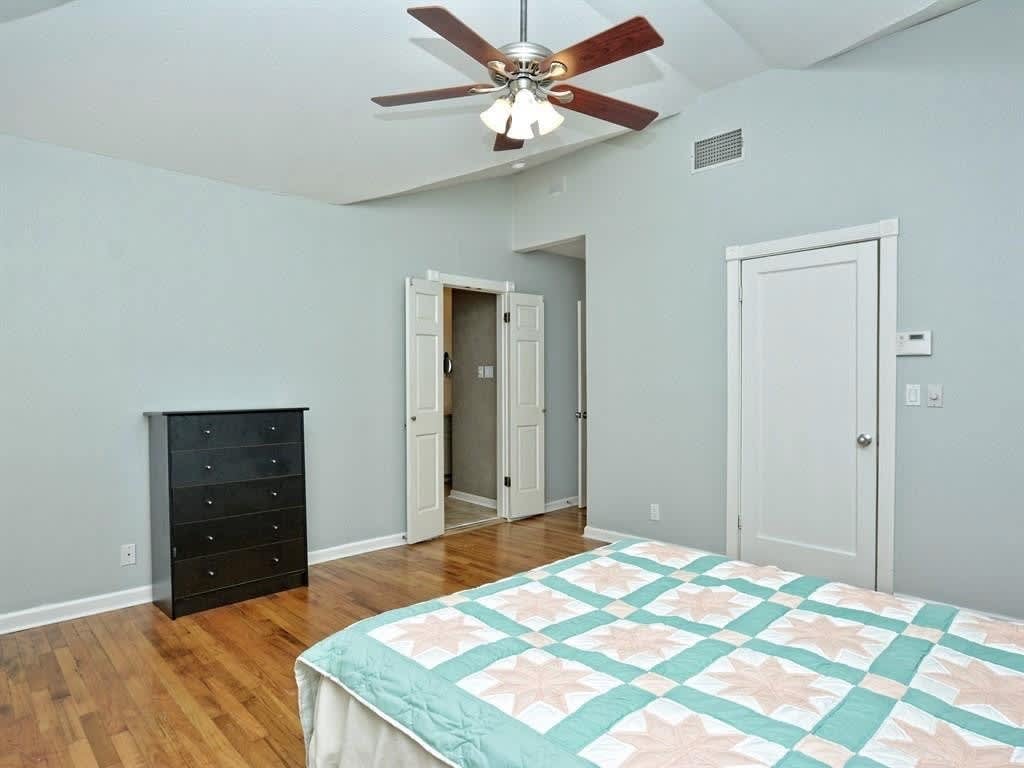 3311 Beverly Rd