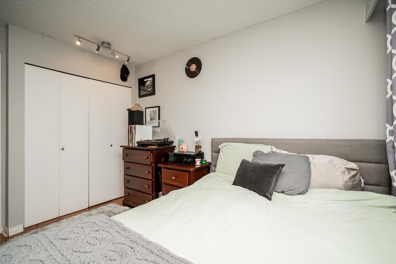 219-550 Royal Ave