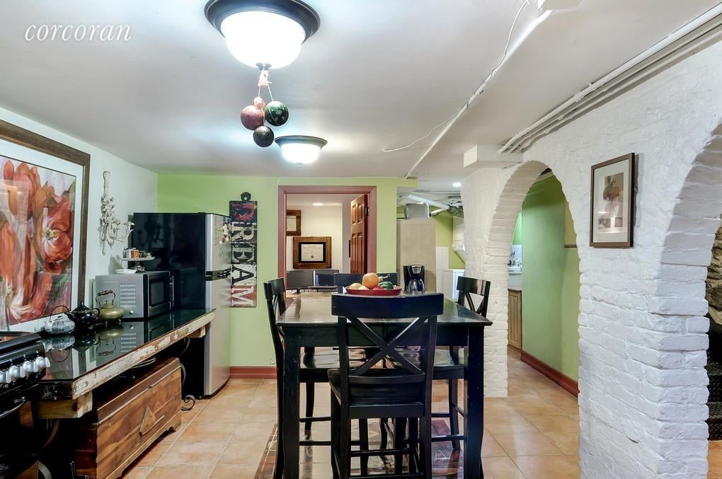 175 W 126th St