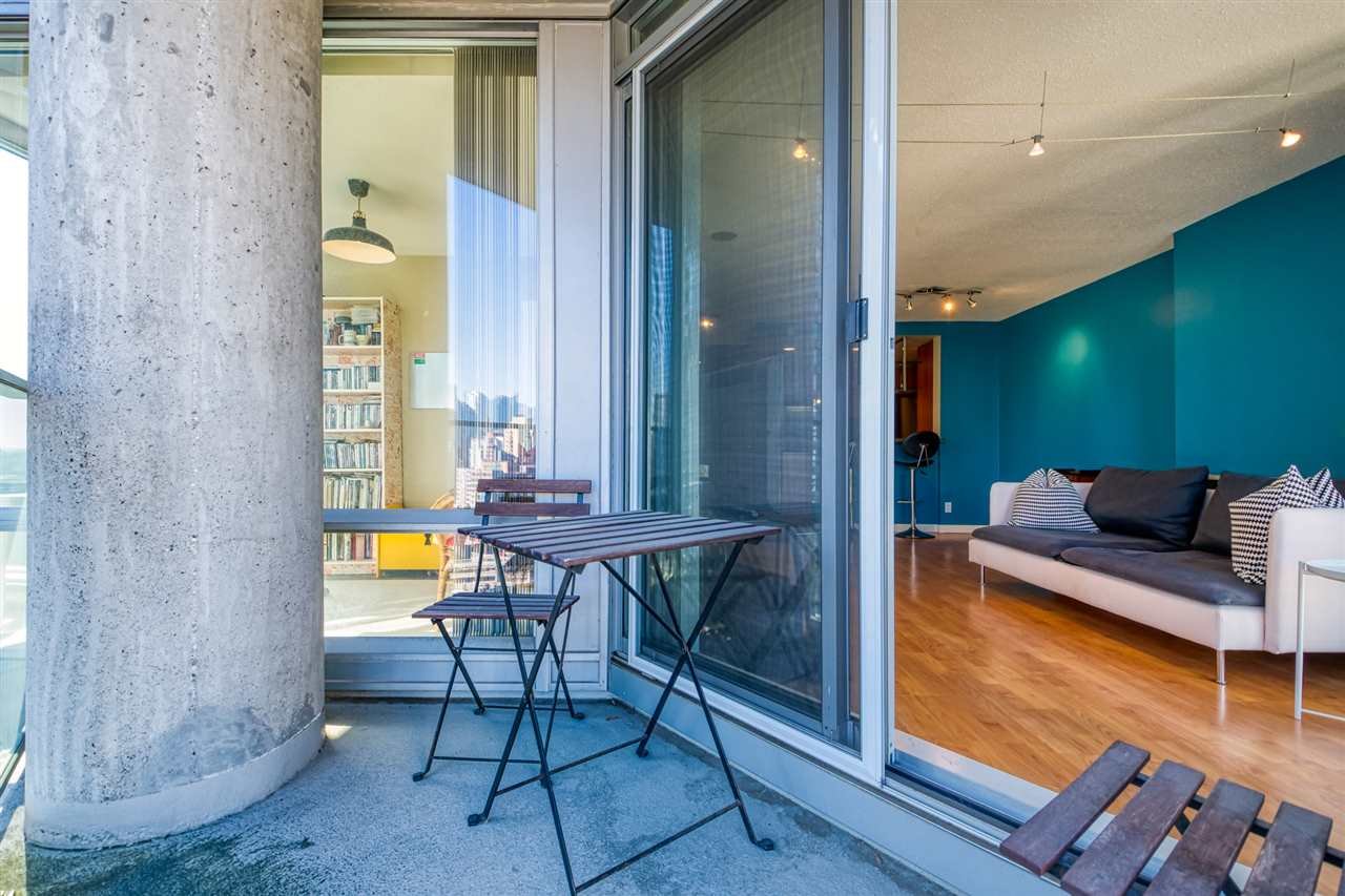 2207-583 Beach Cres