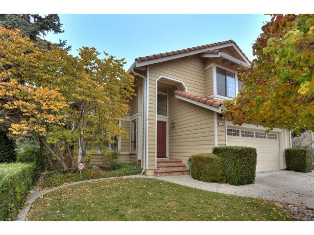 44149 Glendora Dr