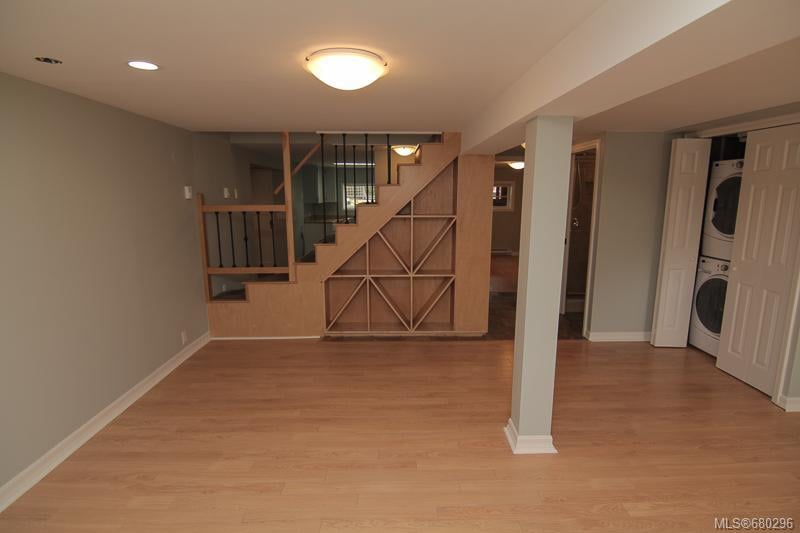 2370 Hamiota St