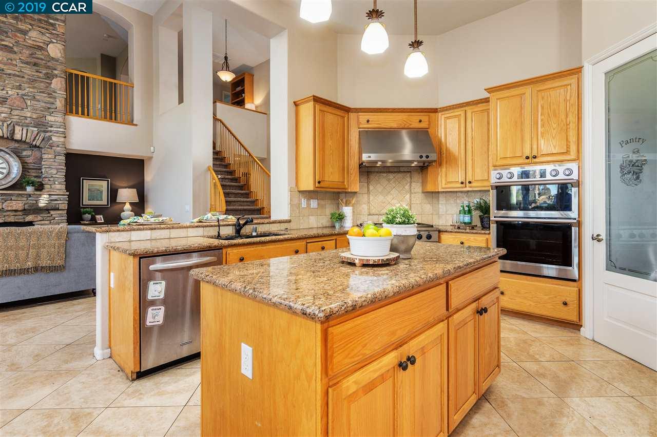 1449 Pinegrove Way
